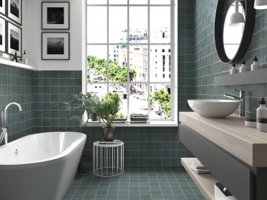 Carrelage coloré mat antidérapant R10 format carré Choucas InstaHouse Carmen Delight couleur bleu Mur et sol salle de bain