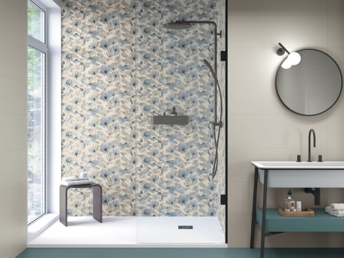 Faïence effet papier peint 30X90 cm motif fleurs couleur gris tourterelle collection Romantic InstaHouse Fond de douche