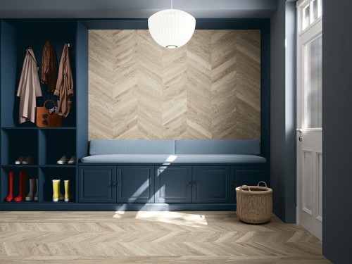 Carrelage Sol Aspect Bois Parquet Chevron 8,5x44 Oak InstaHouse YOHO APE sol et mur entrée hall couloir