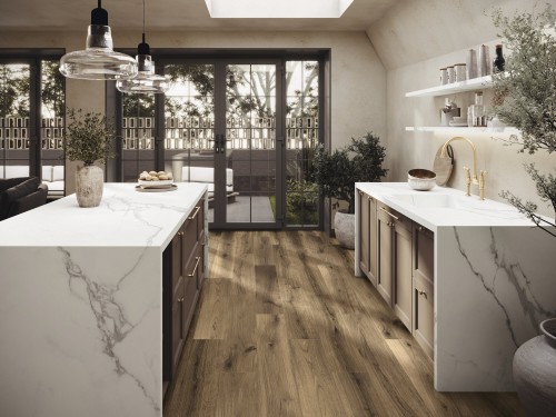 InstaHouse carrelage effet bois 20 x 120 couleur tabac collection Mercantour sol cuisine