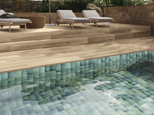 InstaHouse carrelage antidérapant effet bois 20 x 120 couleur caramel Collection Mercantour Terrasse extérieure